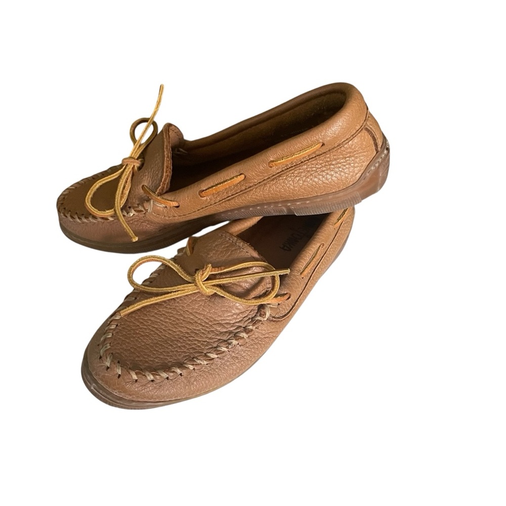 Minnetonka Tan Pebbled Leather Boat Loafer Moccasins with Tie Women's Size 9.5 - Picture 2 of 9